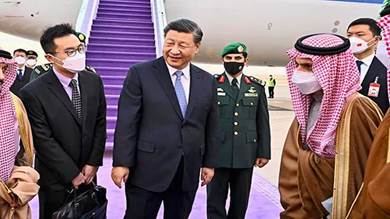 الرئيس الصيني شي جين بينج يصل الرياض في مستهل زيارة تستغرق 3 أيام